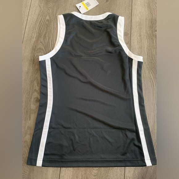 Jordan’s woman’s tank top perfect for basketball practice - Picture 2 of 3